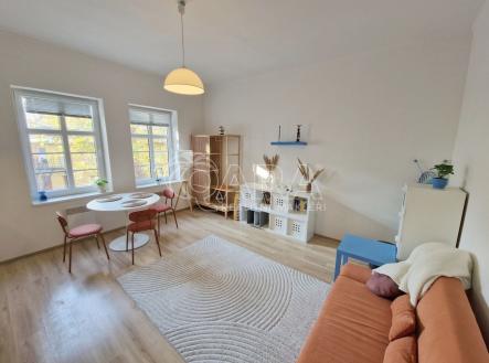 Pronájem bytu, 1+kk, 32 m²
