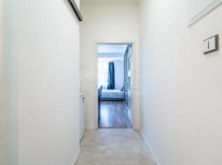 Pronájem bytu, 1+kk, 33 m²
