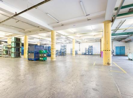Pronájem skladu, 1 780 m²