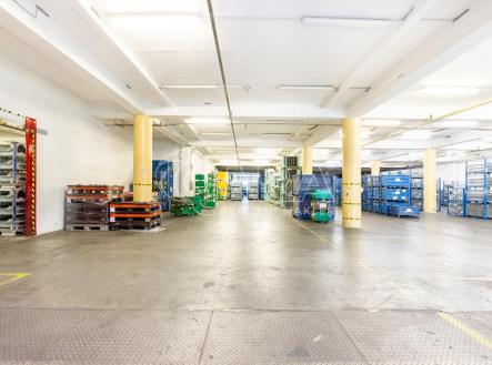 Pronájem skladu, 1 780 m²