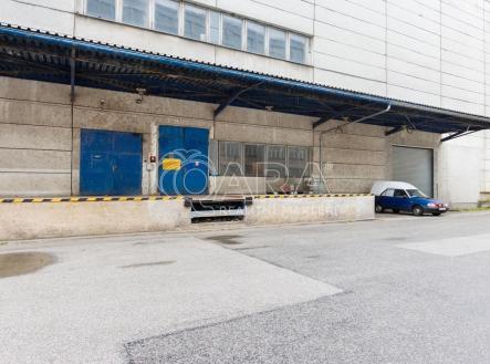 Pronájem skladu, 750 m²