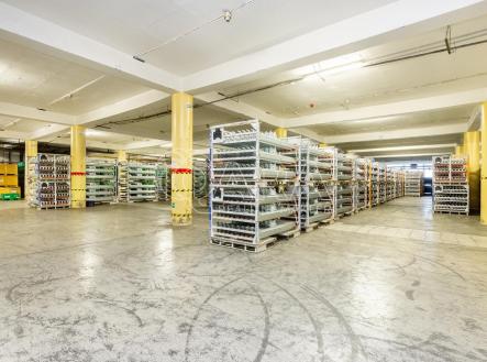Pronájem výrobní prostory, 1 840 m²