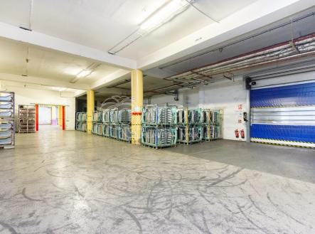 Pronájem skladu, 3 620 m²