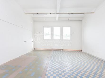 Pronájem skladu, 288 m²
