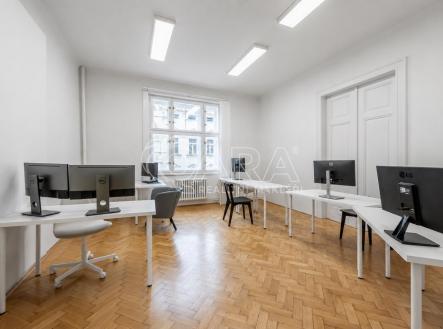 Pronájem kanceláře, 152 m²