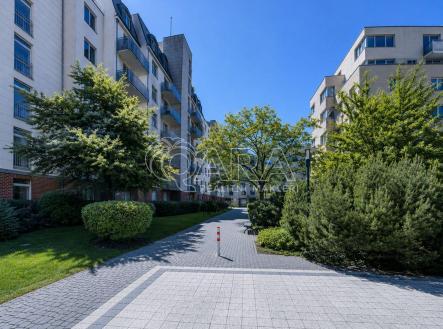 Pronájem bytu, 2+kk, 82 m²