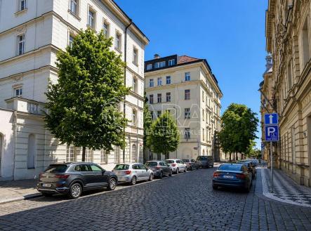 Pronájem bytu, 2+kk, 82 m²