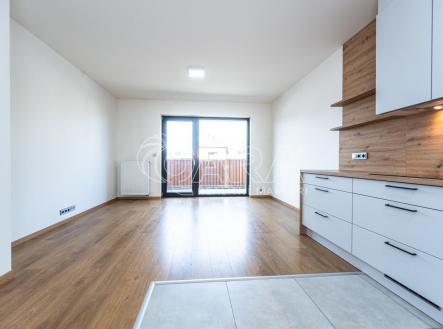 Pronájem bytu, 2+kk, 74,4 m²