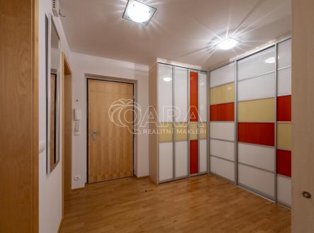 Pronájem bytu, 2+kk, 81 m²