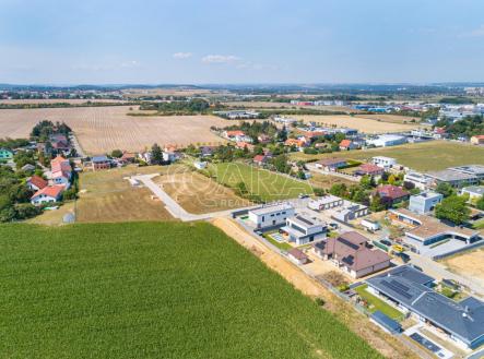 Prodej pozemku pro bydlení, 2 304 m²