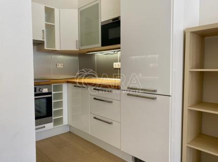 Pronájem bytu, 2+kk, 83 m²