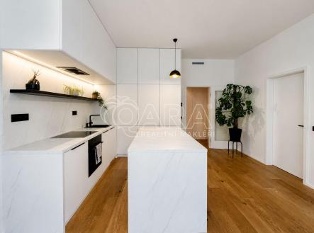Pronájem bytu, 2+kk, 100 m²
