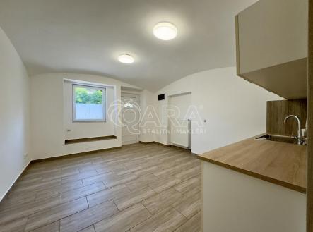 Pronájem obchodní prostory, 75 m²