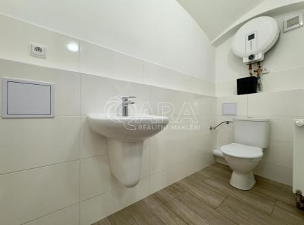 Pronájem obchodní prostory, 75 m²