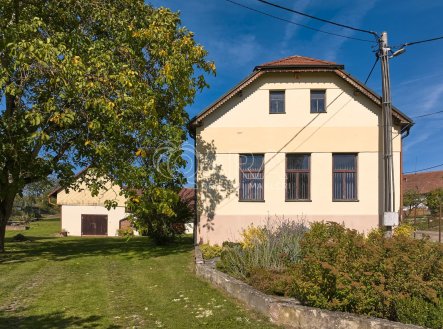Prodej zemědělské usedlosti u Benešova
