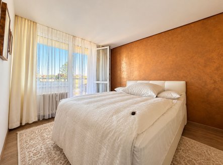 Prodej bytu, 3+1, 67 m², Hradec Králové – náhled fotky 2