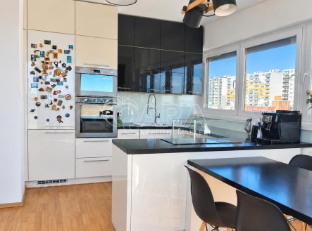 Prodej bytu, 3+kk, 84 m², Praha – náhled fotky 2