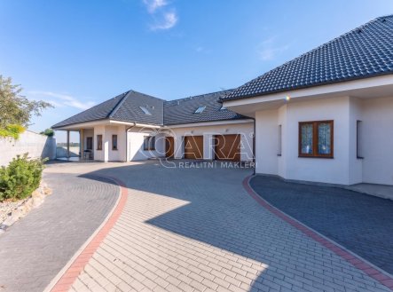 Prodej více generačního domu, 695m2, Jesenice u Prahy, pozemek 1521m2