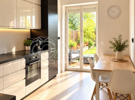 Pronájem bytu, 2+kk, 66 m²