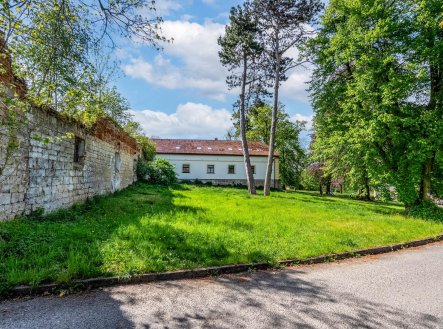 Prodej nájemního domu, 3 000 m²