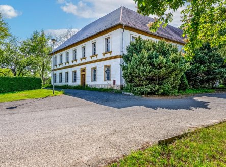 Prodej nájemního domu, 3 000 m²