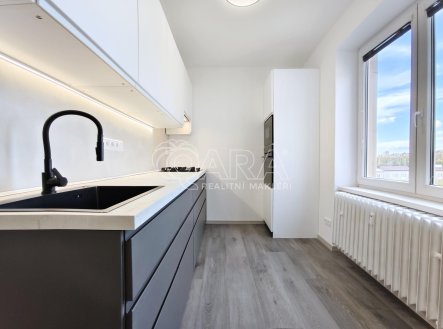 Pronájem bytu 1+kk 37 m2, ul. Na Stezce, Praha 10 - Vršovice