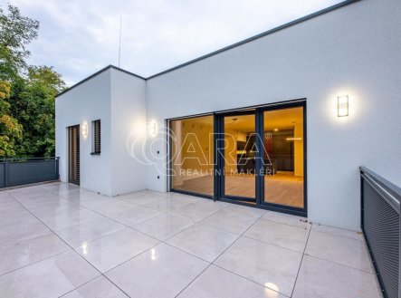 Pronájem bytu, 4+kk, 131 m²