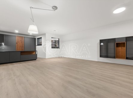 Pronájem bytu, 4+kk, 131 m²