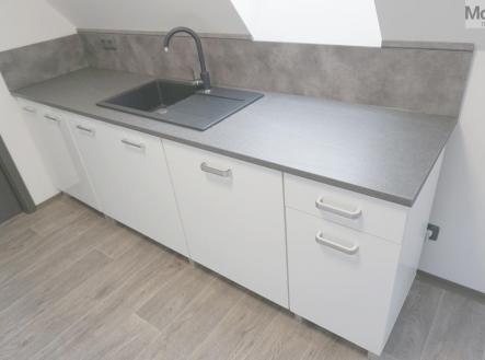 Pronájem bytu, 3+kk, 75 m²