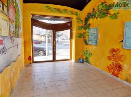 Pronájem obchodní prostor, 68 m²