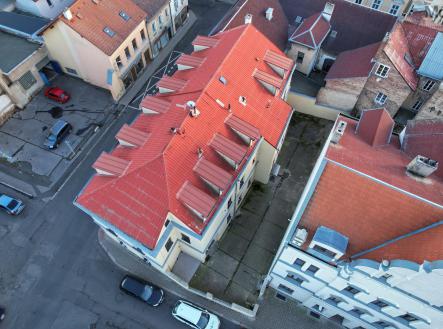 Prodej - nájemní dům, 669 m²