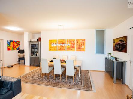 Prodej domu/vily, 1 100 m²