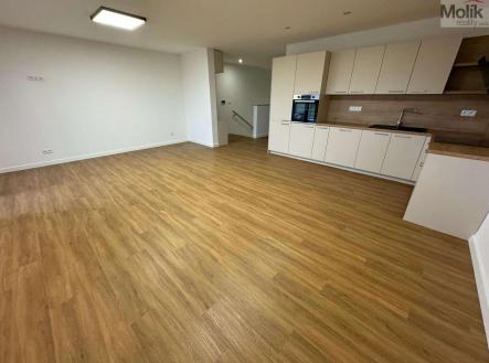 Pronájem bytu, 3+kk, 80 m²