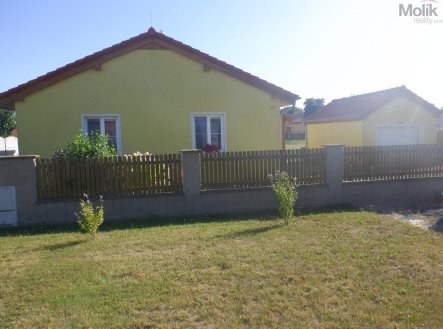 Prodej luxusní rodinný dům o dispozici 4+1 s celkovou plochou pozemku 1.430 m2, Nezabylice