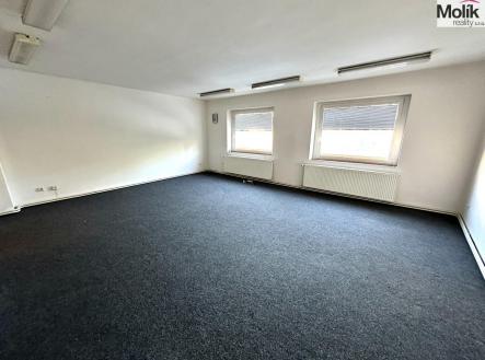 Pronájem kanceláře, 60 m²