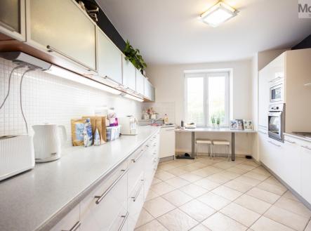 Prodej obchodní prostor, 277 m²