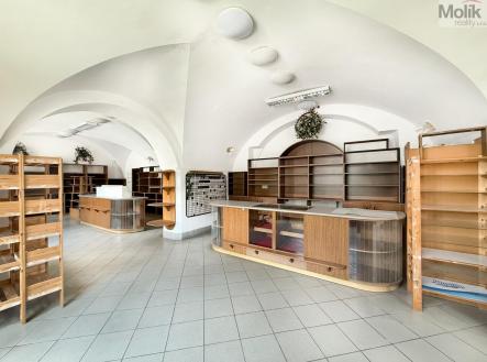 Pronájem obchodní prostor, 151 m²