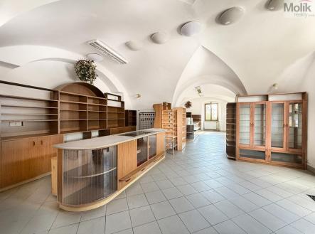 Pronájem obchodní prostor, 151 m²