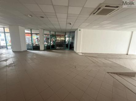 Pronájem obchodní prostor, 204 m²