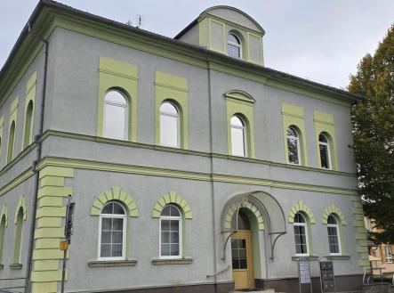 Pronájem komerčního objektu, administrativní budova, 140 m²