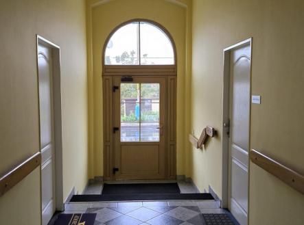 Pronájem komerčního objektu, administrativní budova, 140 m²