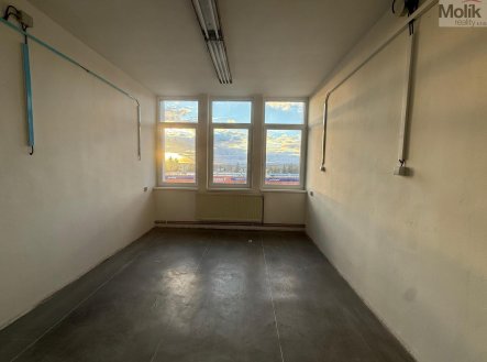 Pronájem kanceláře, 154 m²