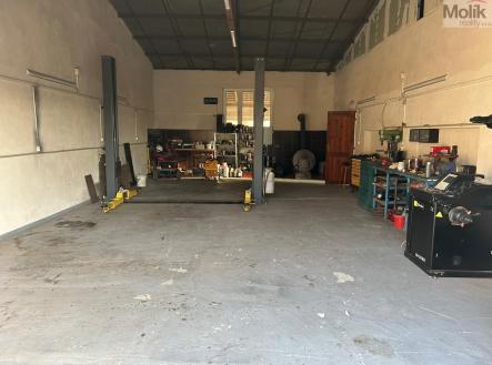 Pronájem skladu, 250 m²