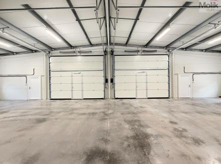 Pronájem skladovací prostor, 500 m²