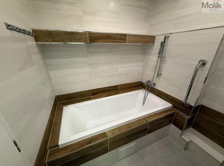 Pronájem bytu, 1+kk, 38 m²