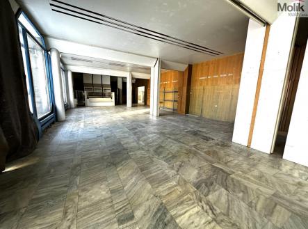 Pronájem obchodní prostor, 240 m²
