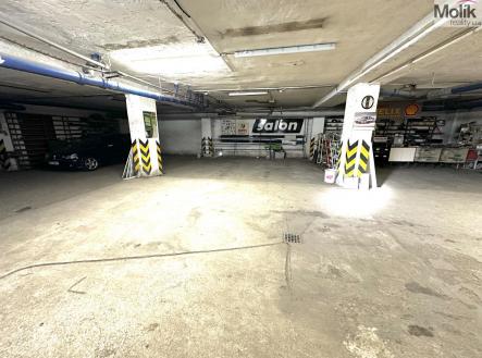 Pronájem skladovací prostor, 1 046 m²