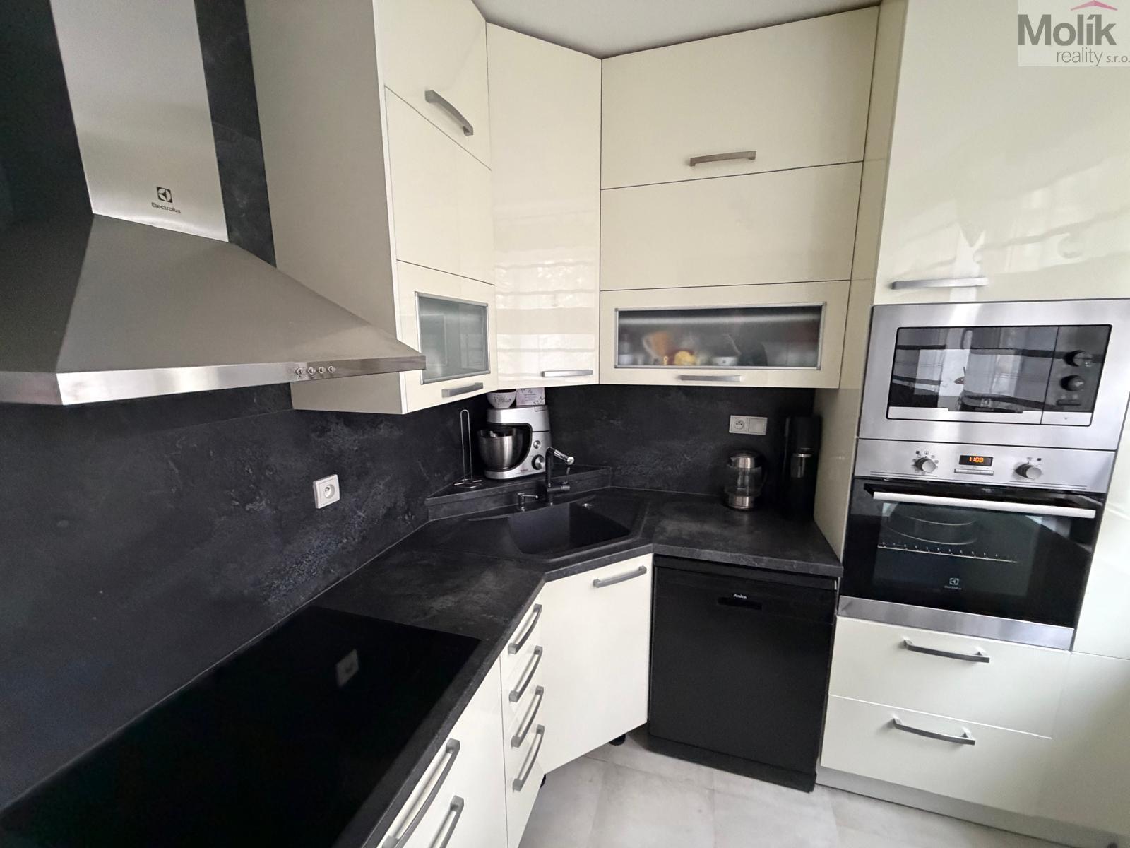 WhatsApp Image 2026-01-27 at 10.58.51 (9).jpeg