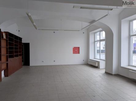 Pronájem výrobní prostor, 651 m²