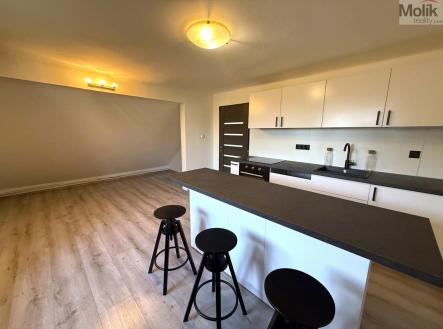 Pronájem bytu, 3+1, 100 m²